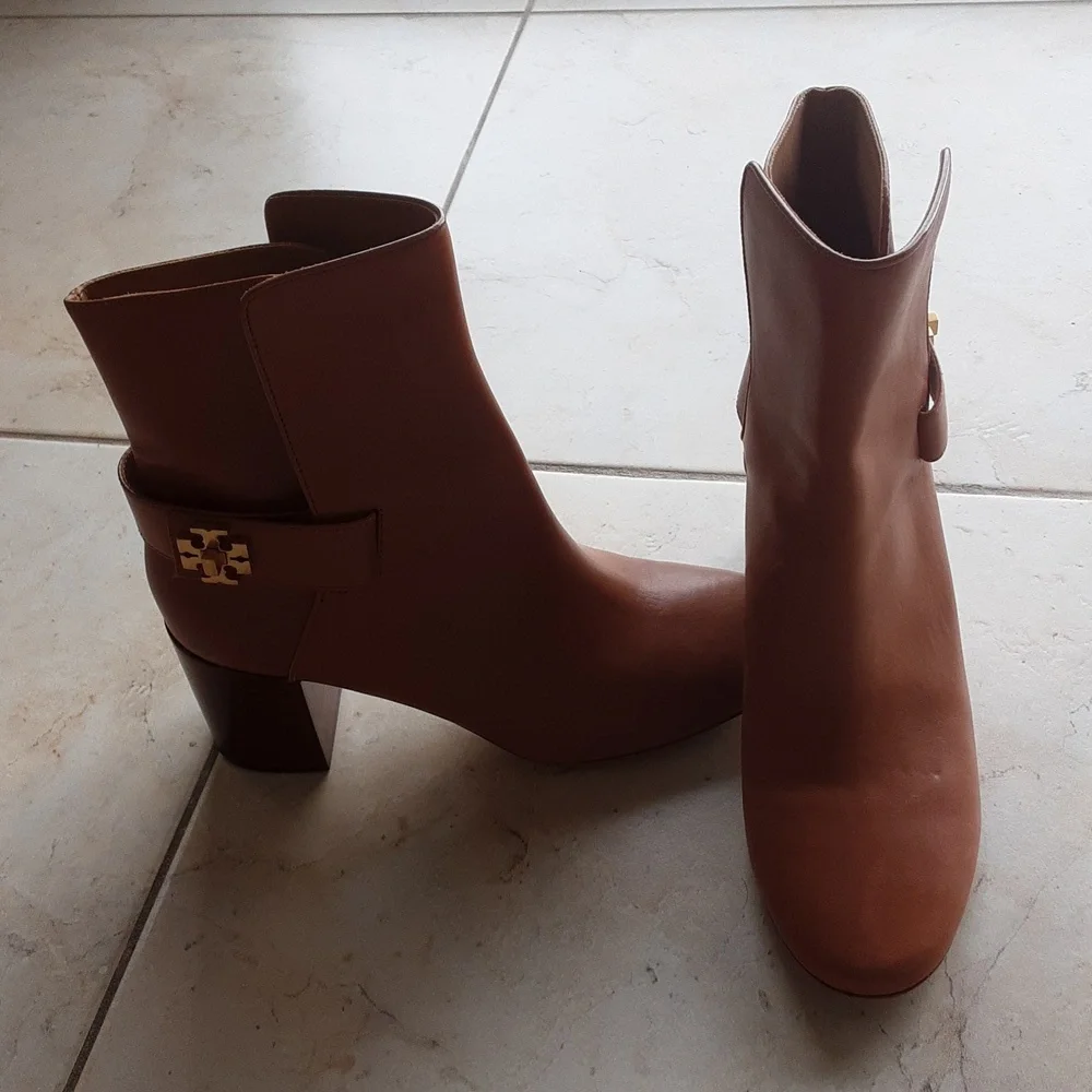 Tory Burch almost new boots - Picture 7 of 11